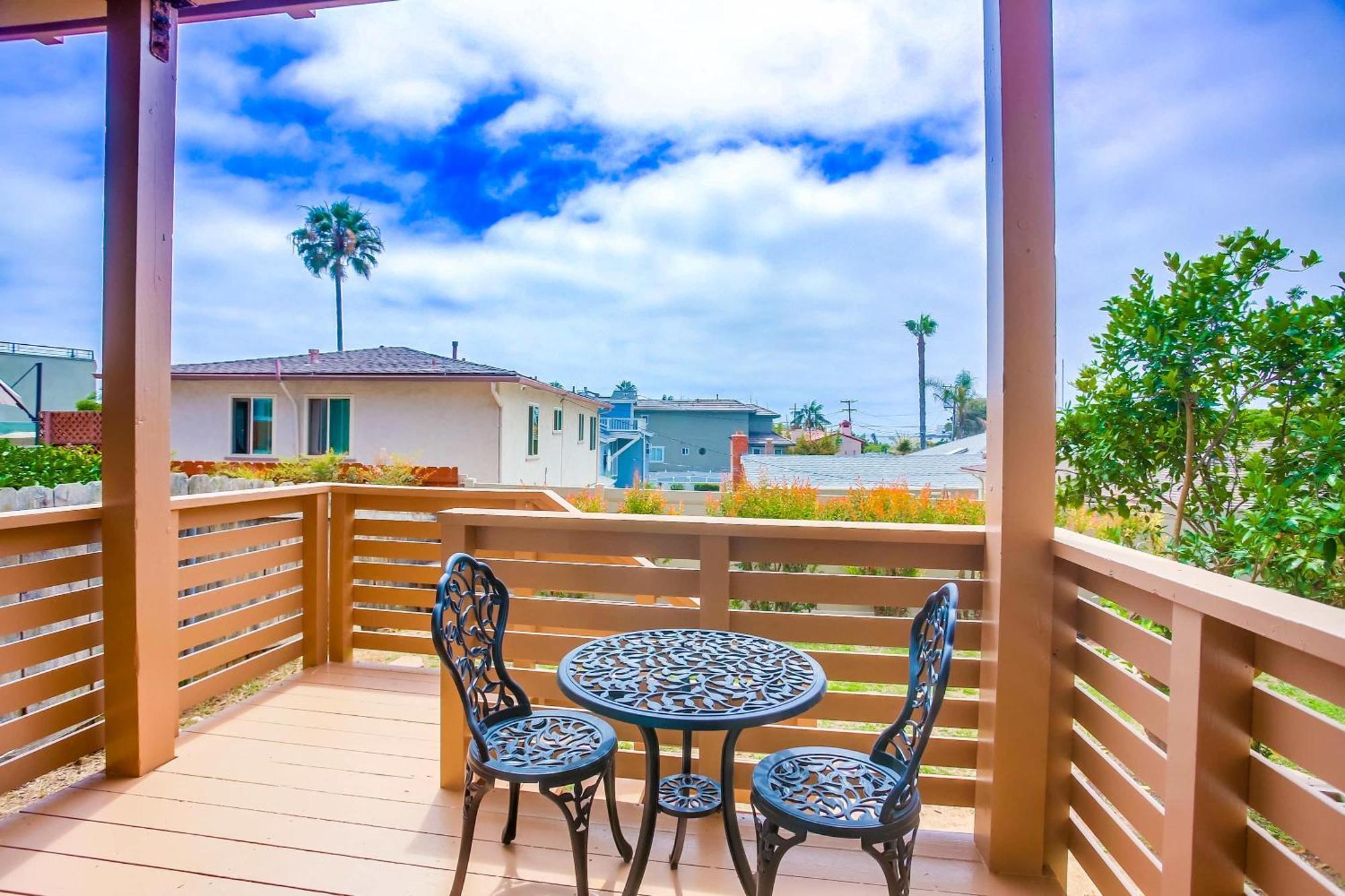 100 Yards Ocean & Surfing Ocean Views Backyard Holiday home